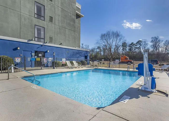 Comfort Suites Wilson - I - 95